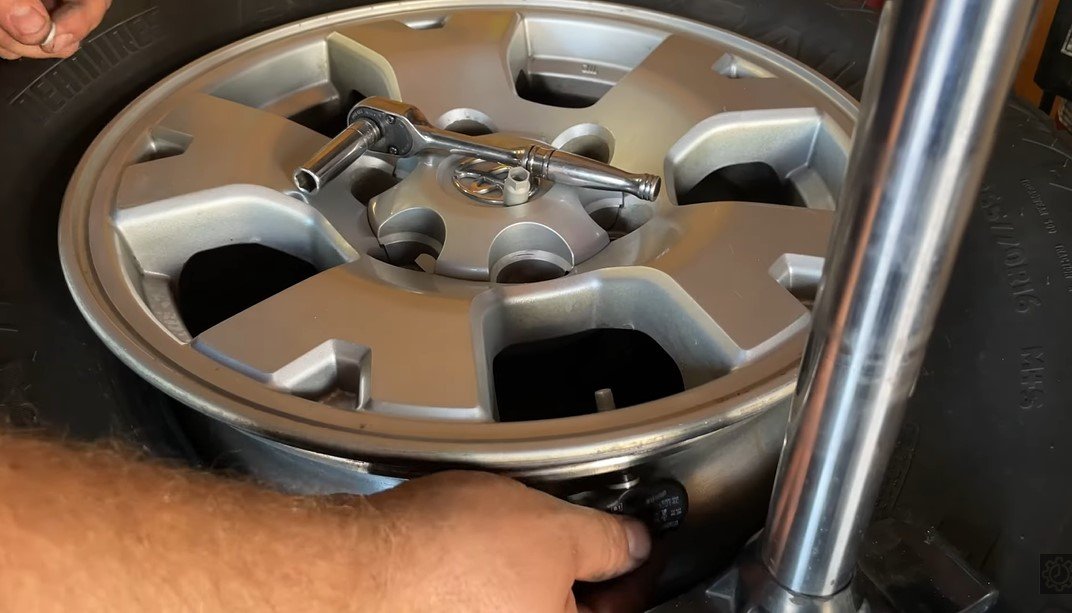 Bad-TPMS-Sensor-or-Dead-Sensor-Battery