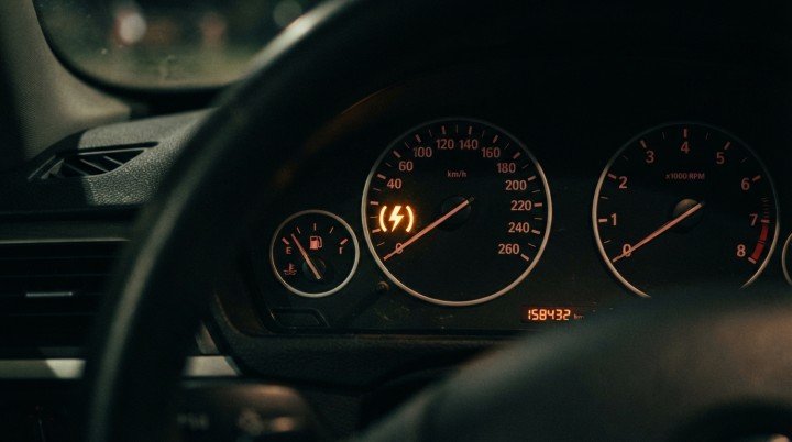 Electronic Throttle-Control Warning Light