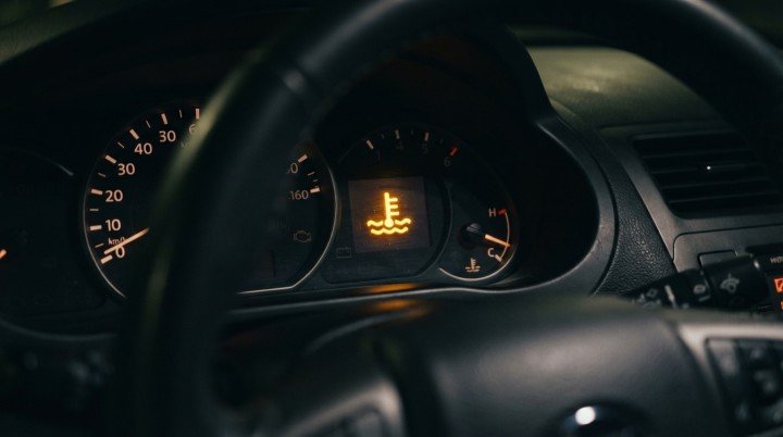 Low-Coolant-Level Warning Light