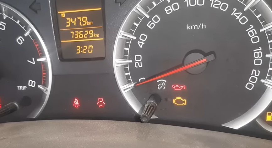 Check-Engine-Light-with-Oil-Pressure