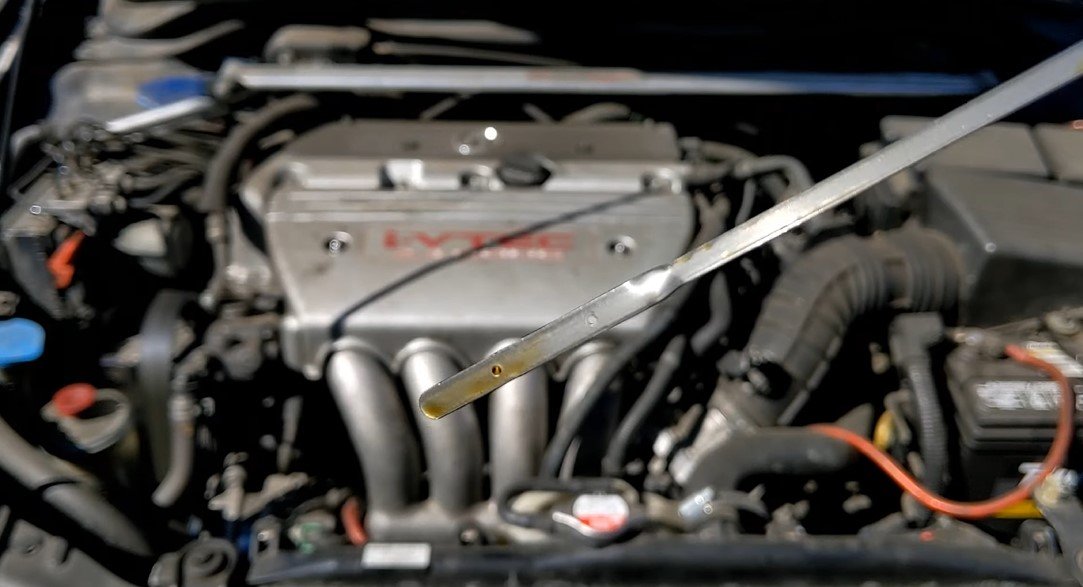 Oil-Pressure-Warning-Light-Stays-On-While-Oil-Level-Is-Full
