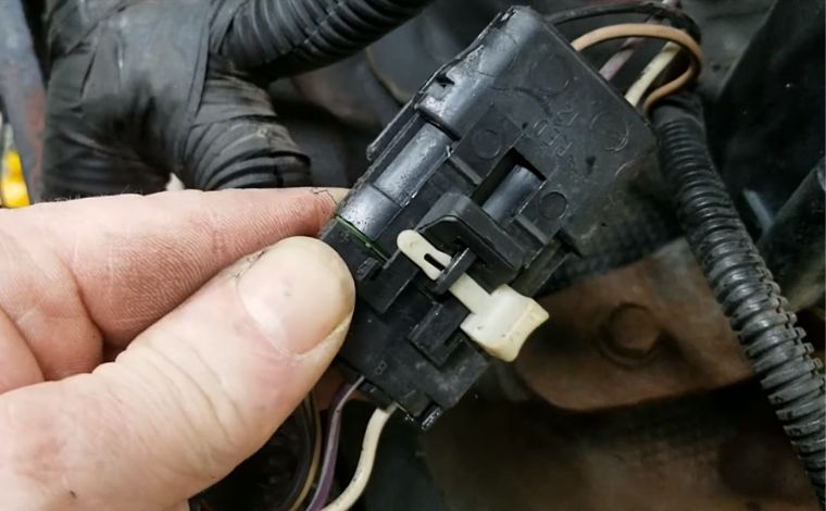 Stripping the wire harness