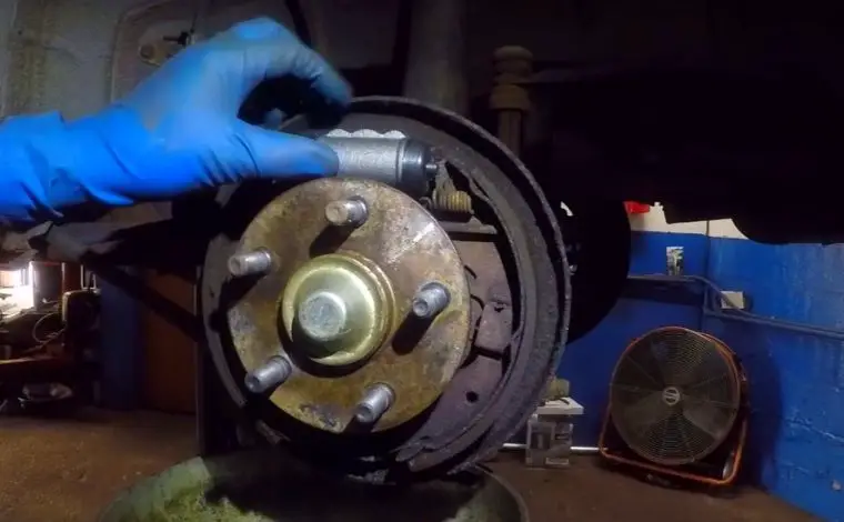 how to fix leaking brake fluid